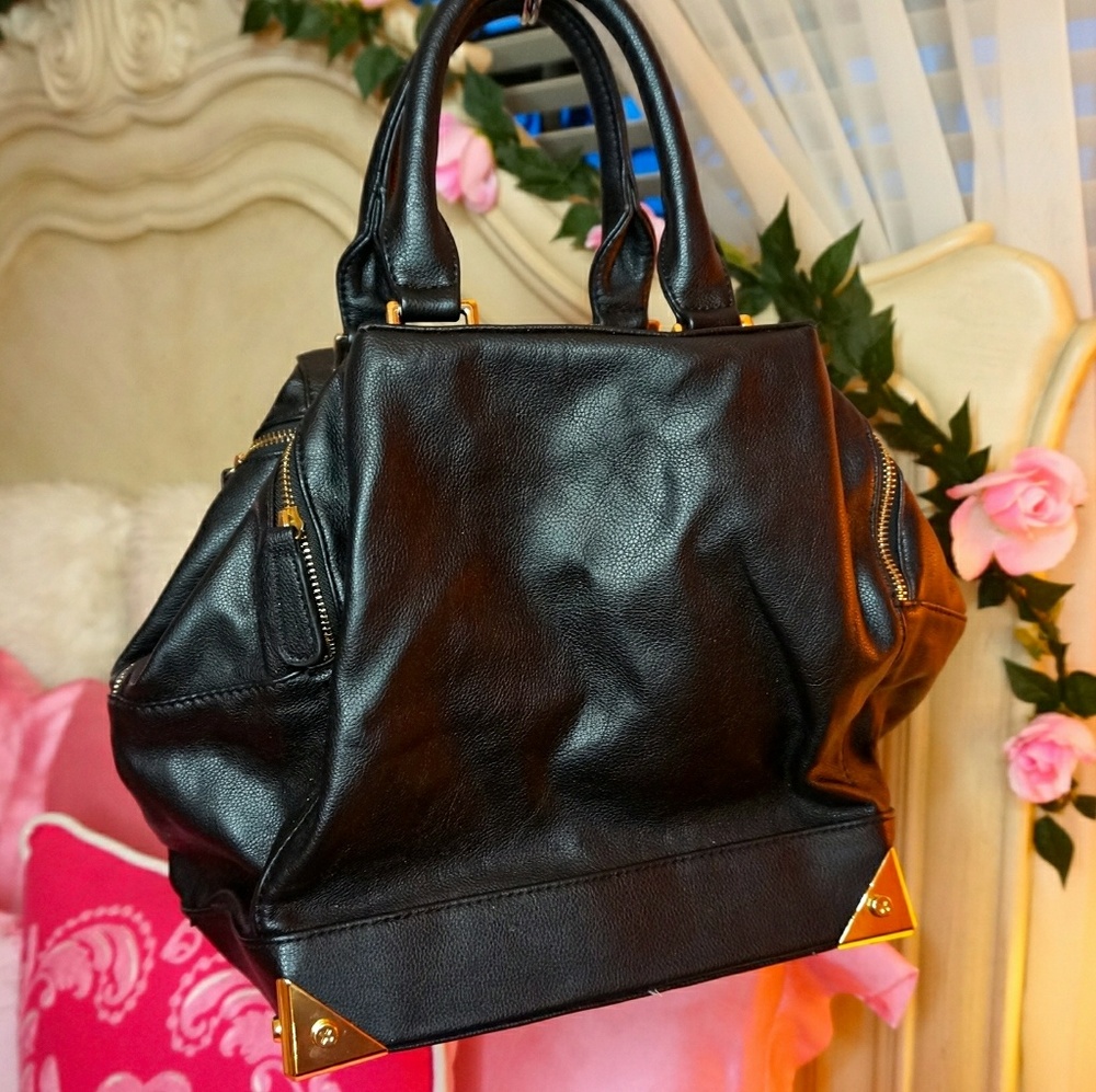 3 zipper black handbag